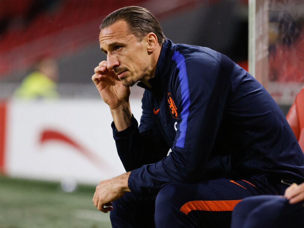 48岁范尼执教崩盘，7连败酿66年最惨降级悲剧